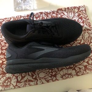 Brooks Men's Dark Gray Athletic Shoes